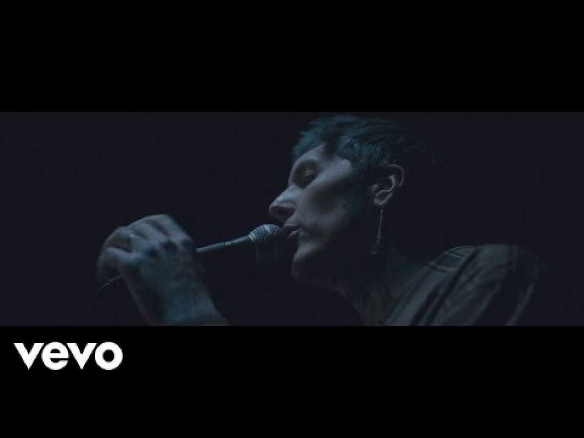 Bring Me The Horizon - mother tongue (Official Video)
