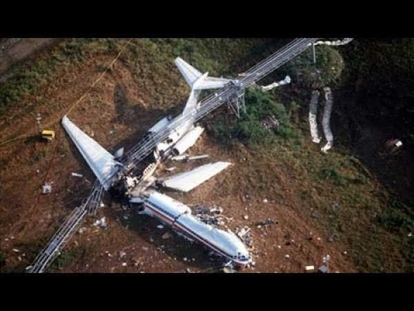 Air Crash Investigation: Racing The Storm (S01E02) HD